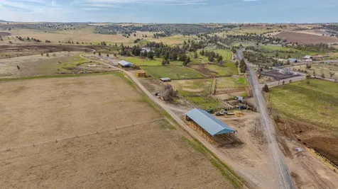 7507 NE Quaale Road Madras OR 97741