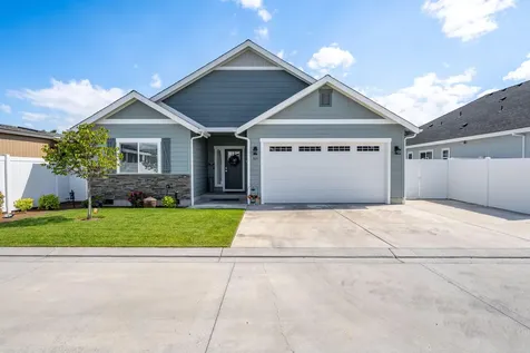 305 SW Tayberry Glen Lane Grants Pass OR 97527