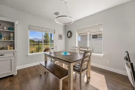 305 SW Tayberry Glen Lane Grants Pass OR 97527