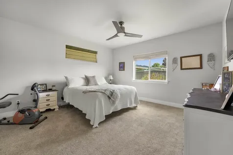 305 SW Tayberry Glen Lane Grants Pass OR 97527