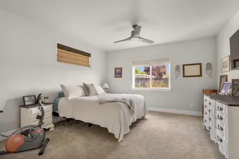305 SW Tayberry Glen Lane Grants Pass OR 97527