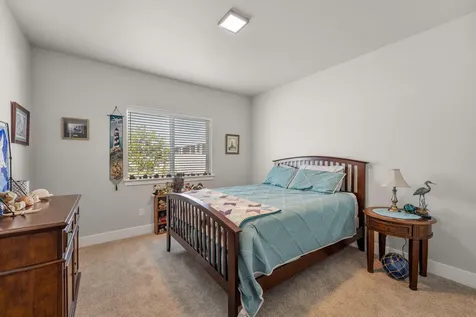 305 SW Tayberry Glen Lane Grants Pass OR 97527