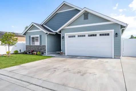 305 SW Tayberry Glen Lane Grants Pass OR 97527