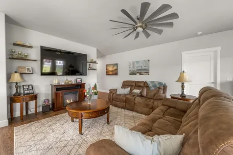 305 SW Tayberry Glen Lane Grants Pass OR 97527