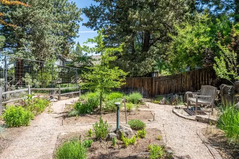 19954 Cliffrose Drive Bend OR 97702