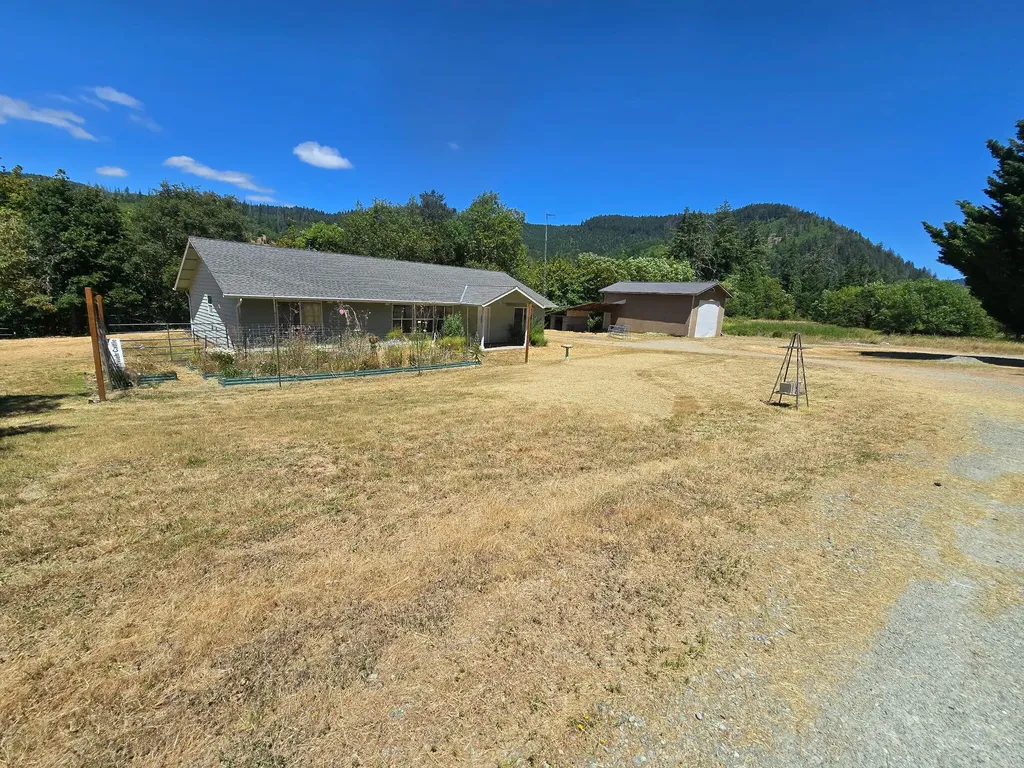 2157 Ferguson Lane Days Creek OR 97429