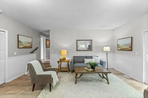 1710 Highlight Court S Salem OR 97302