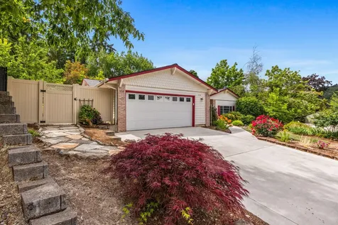 1710 Highlight Court S Salem OR 97302