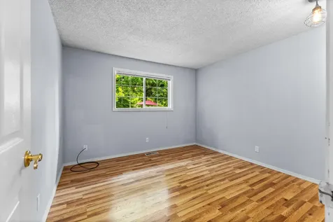 1710 Highlight Court S Salem OR 97302