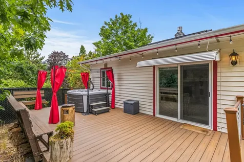 1710 Highlight Court S Salem OR 97302
