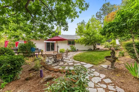 1710 Highlight Court S Salem OR 97302