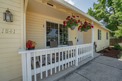 1841 Layla Drive Medford OR 97501