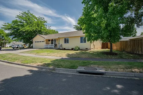 1841 Layla Drive Medford OR 97501