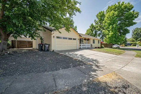1841 Layla Drive Medford OR 97501
