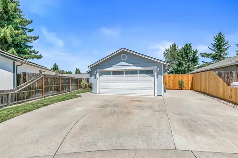 113 Horton Circle Medford OR 97501
