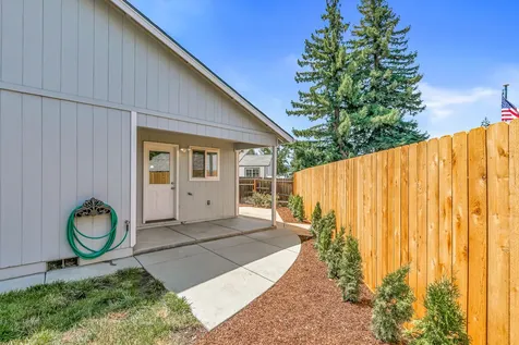 113 Horton Circle Medford OR 97501