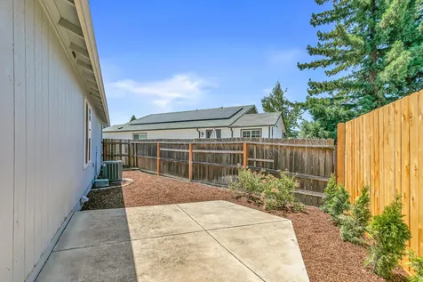 113 Horton Circle Medford OR 97501