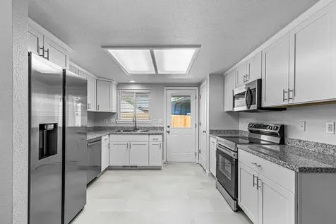 113 Horton Circle Medford OR 97501