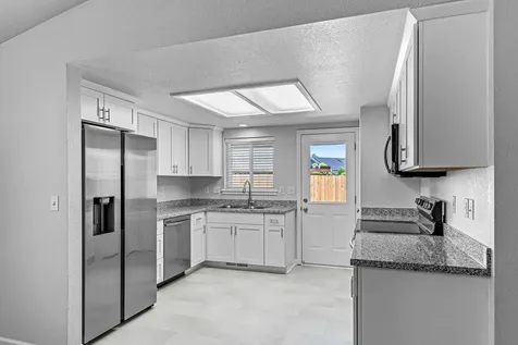 113 Horton Circle Medford OR 97501