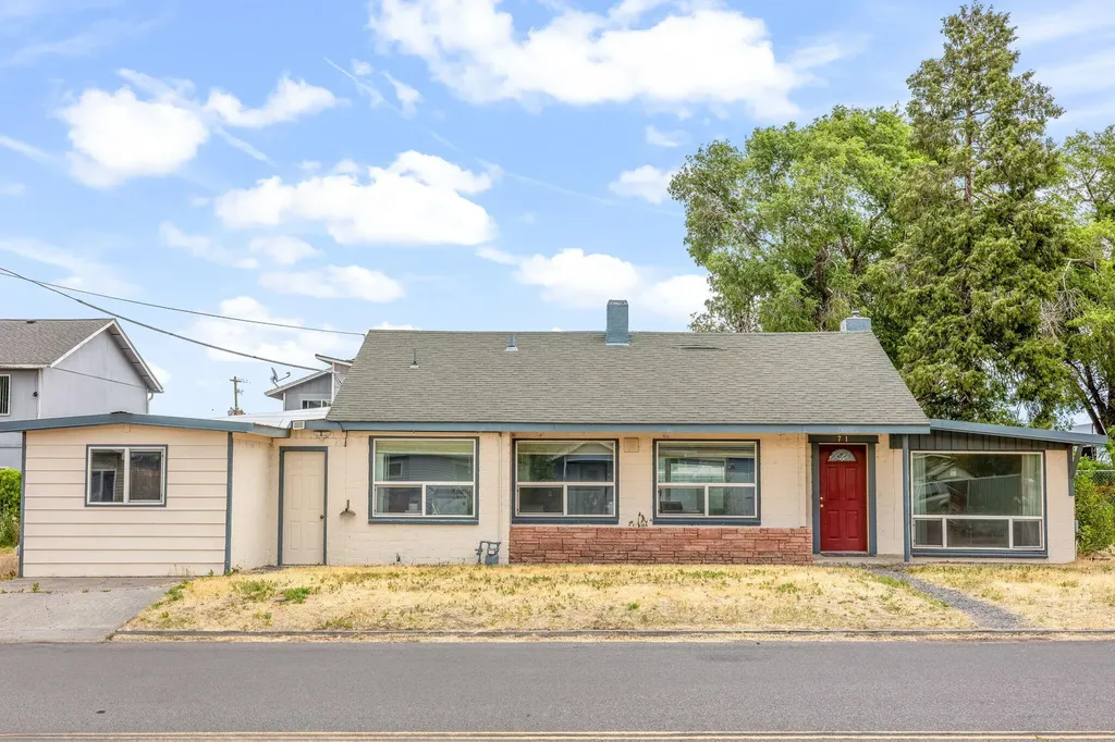 71 SW 2nd Street Madras OR 97741
