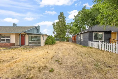 71 SW 2nd Street Madras OR 97741