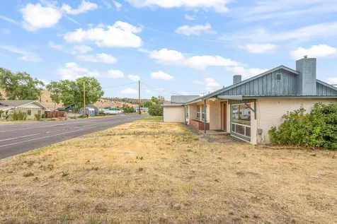 71 SW 2nd Street Madras OR 97741