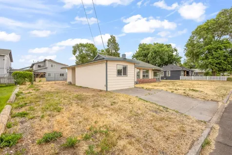 71 SW 2nd Street Madras OR 97741