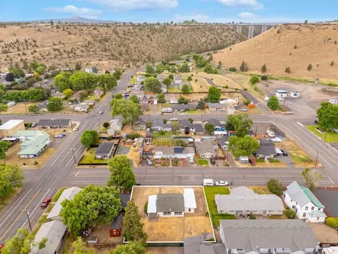 71 SW 2nd Street Madras OR 97741