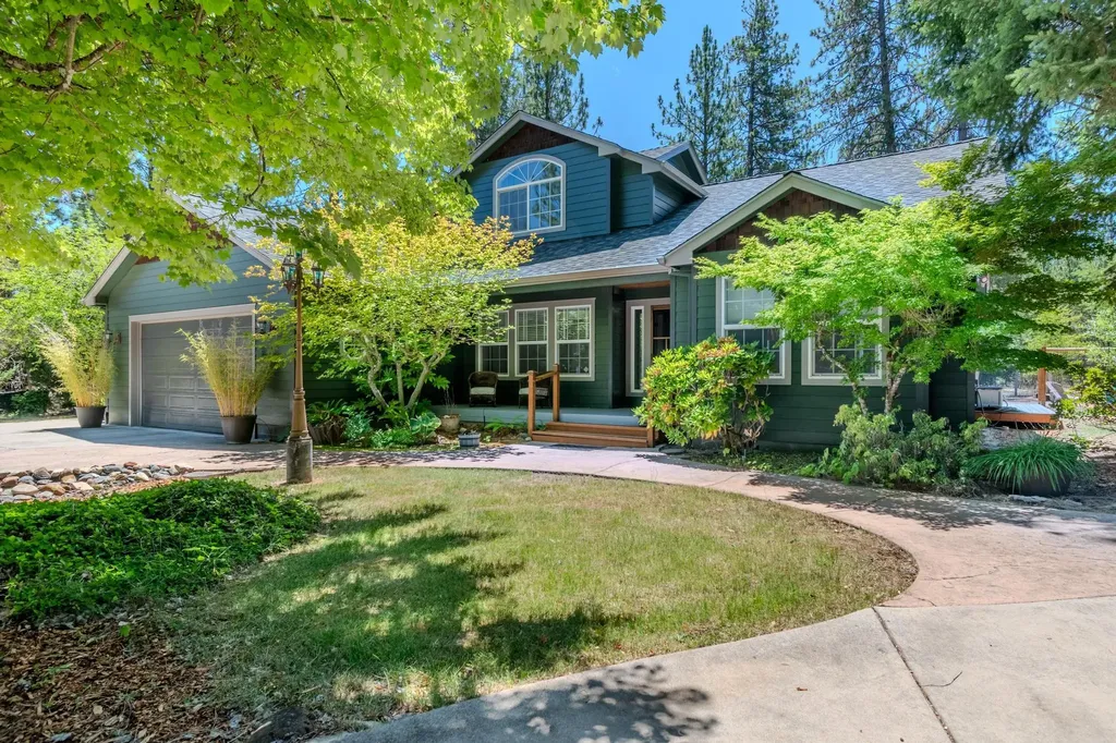 7888 Redthorne Road Rogue River OR 97537