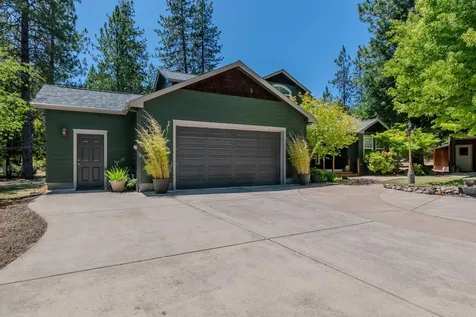 7888 Redthorne Road Rogue River OR 97537