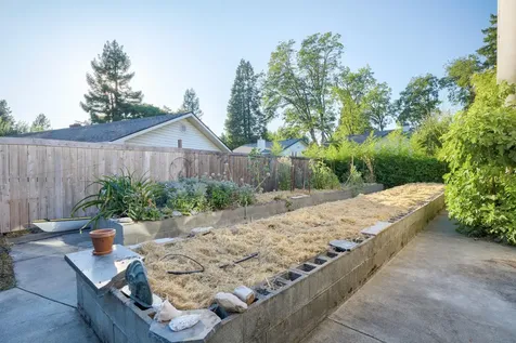 1342 SE Priscilla Lane Grants Pass OR 97526