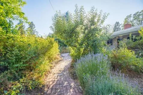 1342 SE Priscilla Lane Grants Pass OR 97526
