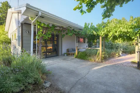 1342 SE Priscilla Lane Grants Pass OR 97526