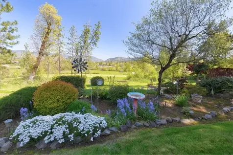 1993 Southgate Way Grants Pass OR 97527