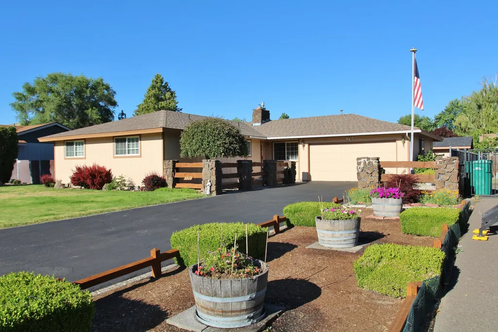 3713 Rio Vista Way Klamath Falls OR 97603