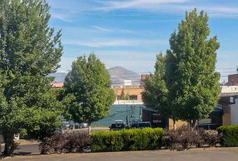 1034 High Street Klamath Falls OR 97601