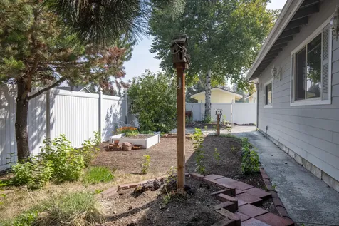16690 Oakridge Place La Pine OR 97739