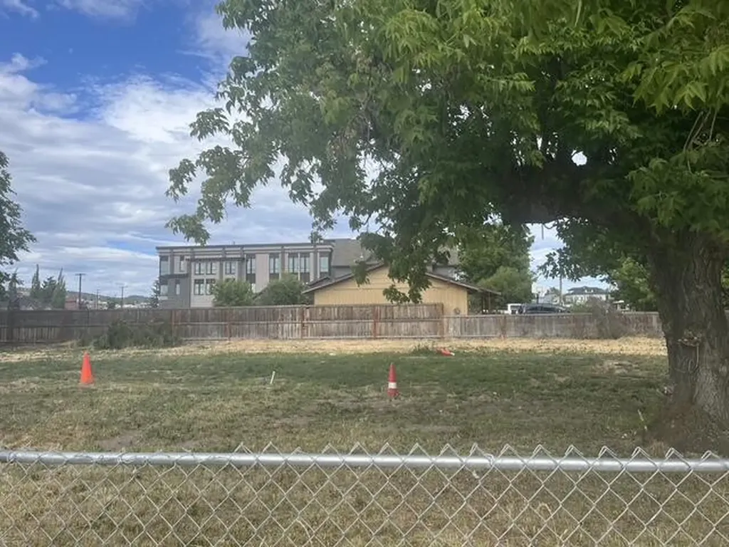 391 W 1st Street Prineville OR 97754