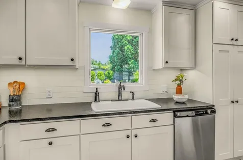 944 Mary Jane Avenue Ashland OR 97520