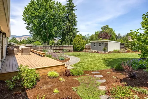 944 Mary Jane Avenue Ashland OR 97520