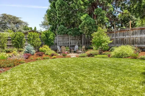 944 Mary Jane Avenue Ashland OR 97520