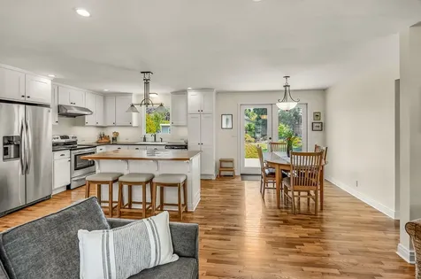 944 Mary Jane Avenue Ashland OR 97520