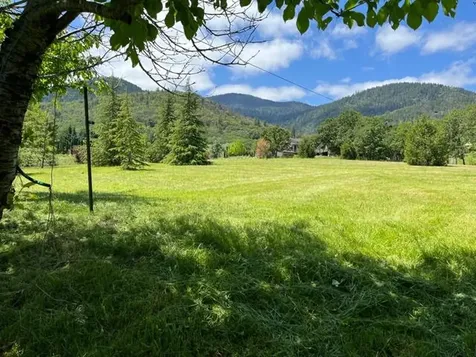 399 Mowetza Drive Ashland OR 97520