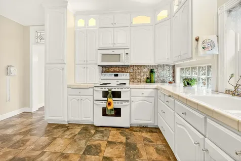 127 4th Avenue Gold Hill OR 97525