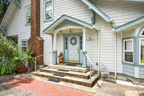 127 4th Avenue Gold Hill OR 97525