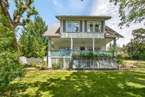 127 4th Avenue Gold Hill OR 97525