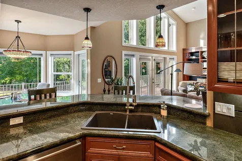 327 Whitestone Drive Grants Pass OR 97527