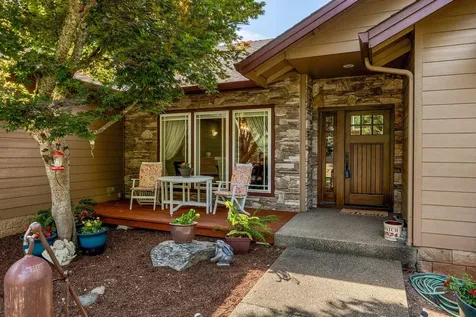 327 Whitestone Drive Grants Pass OR 97527