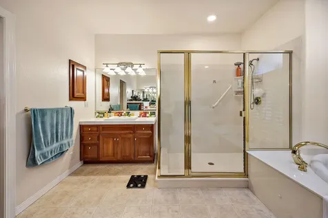 327 Whitestone Drive Grants Pass OR 97527