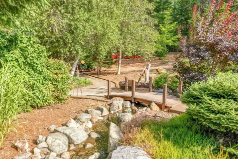327 Whitestone Drive Grants Pass OR 97527
